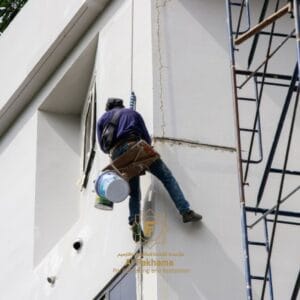 صيانة شاملة للمباني السكنية والتجارية | إصلاح تشققات الجدران ترميم